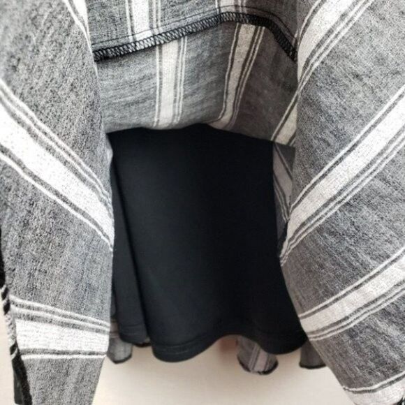 Altar’d State Ruffled Faux Wrap Striped Dress Size Large - Picture 8 of 9